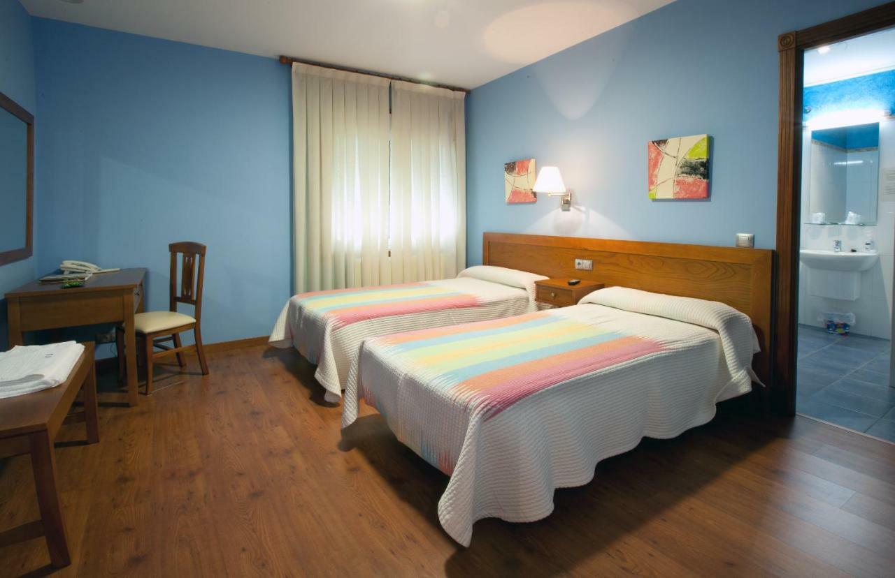 Hotel Terranova Oza de los Ríos Exteriör bild