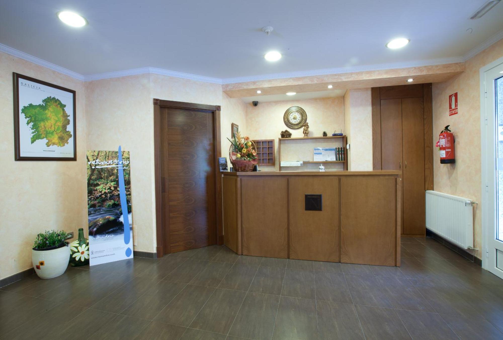 Hotel Terranova Oza de los Ríos Exteriör bild